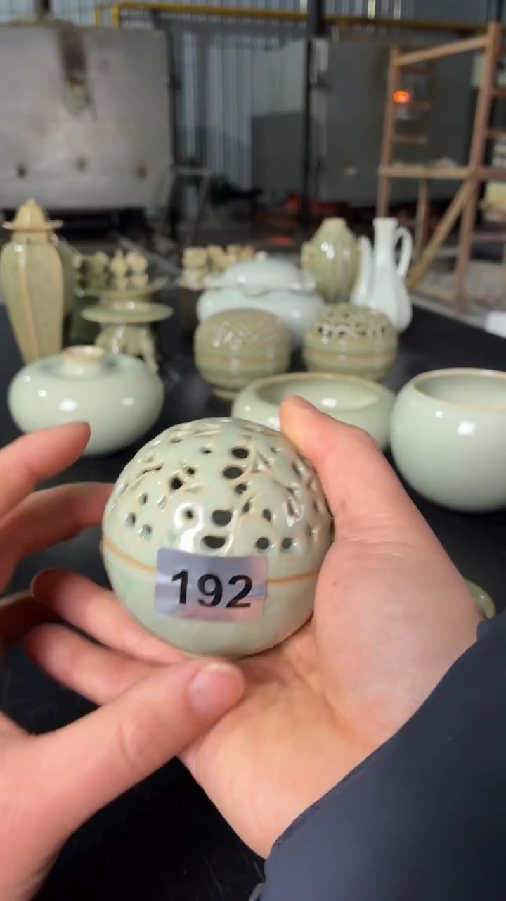 耀州窑仰山唐草纹小香薰192