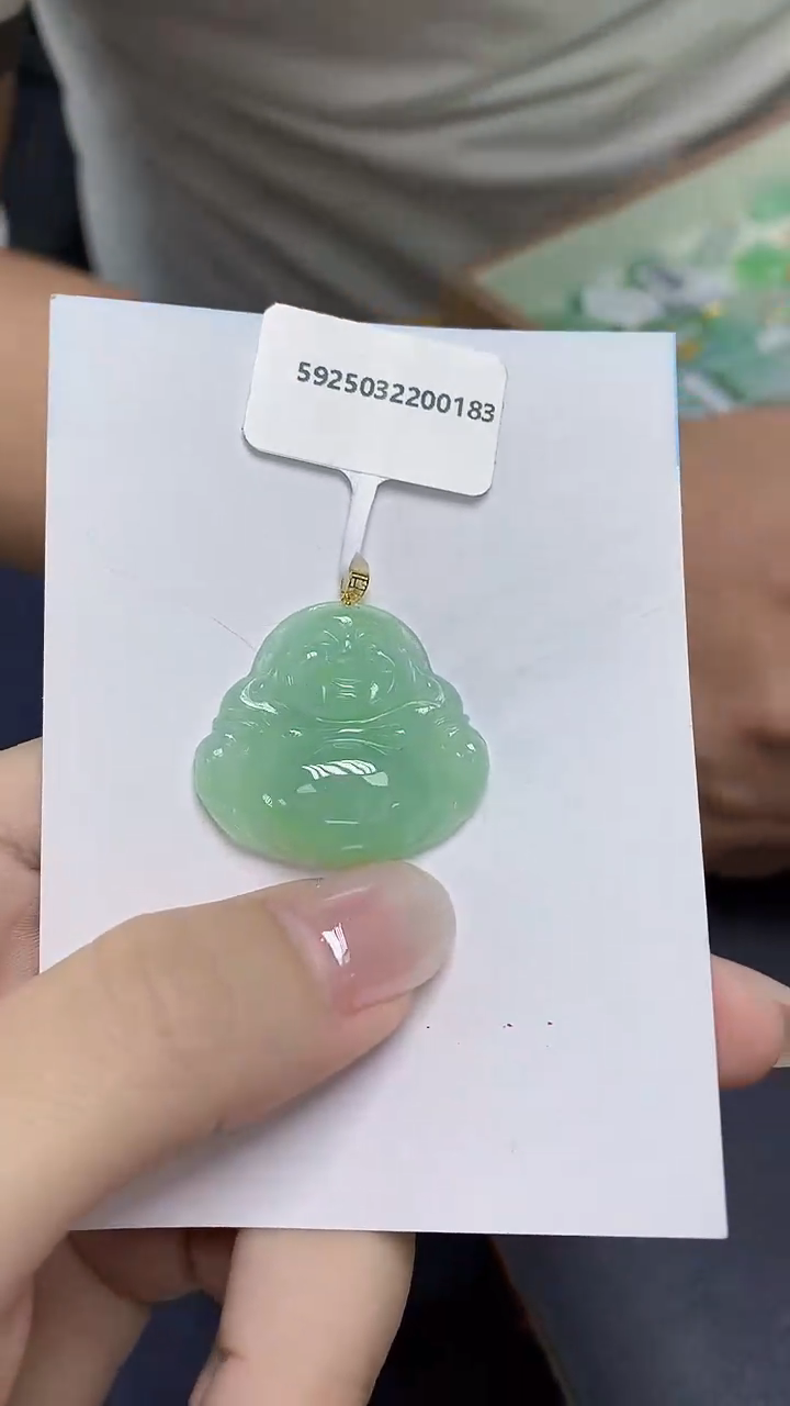 翡翠18K金镶嵌颈饰天然缅甸翡翠A货