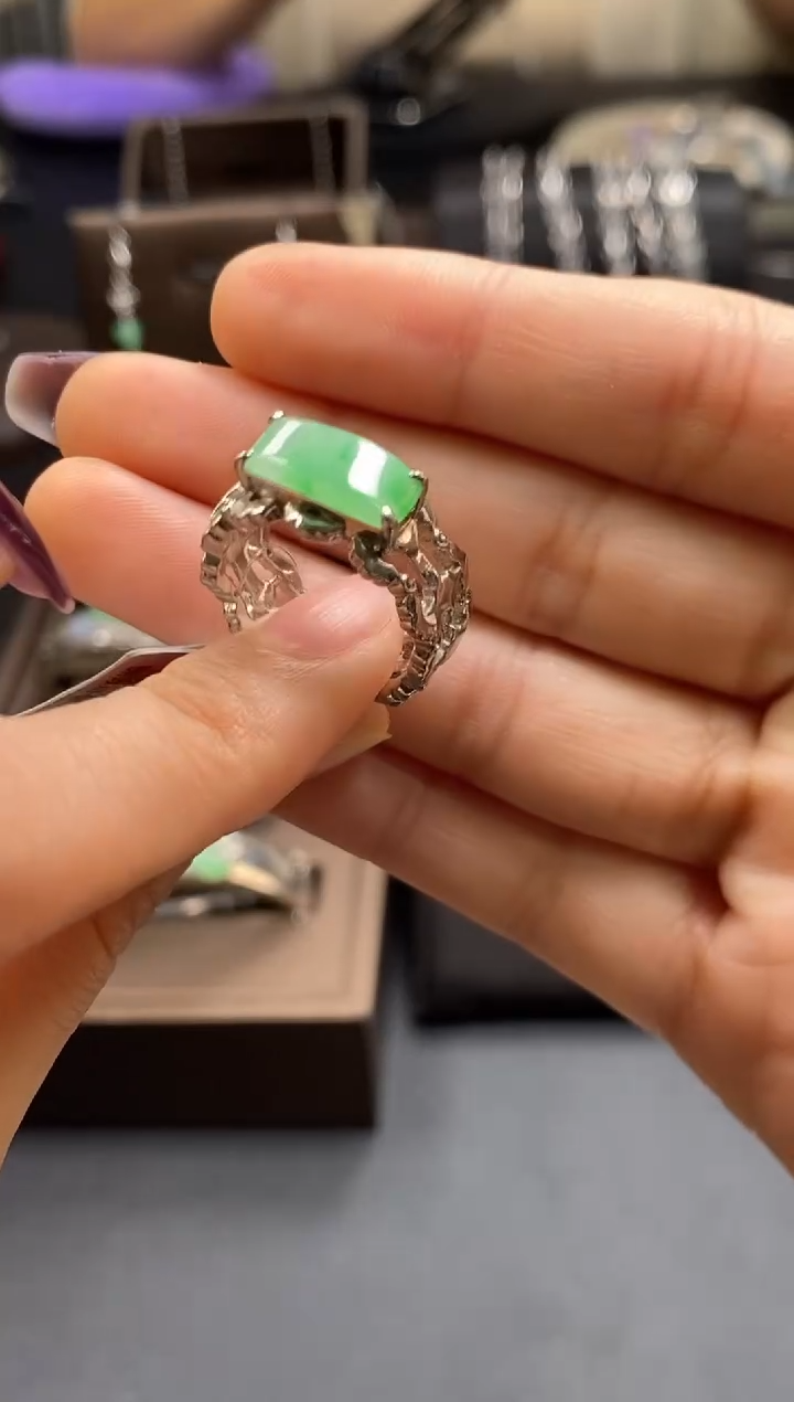 颈饰银S925镶嵌翡翠净货13916