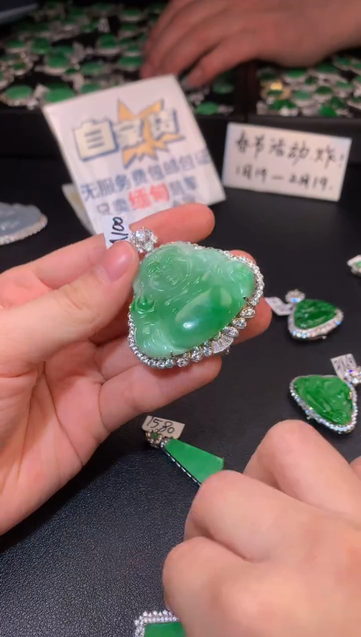 【闪购商品】翡翠颈饰银S925镶嵌翡翠