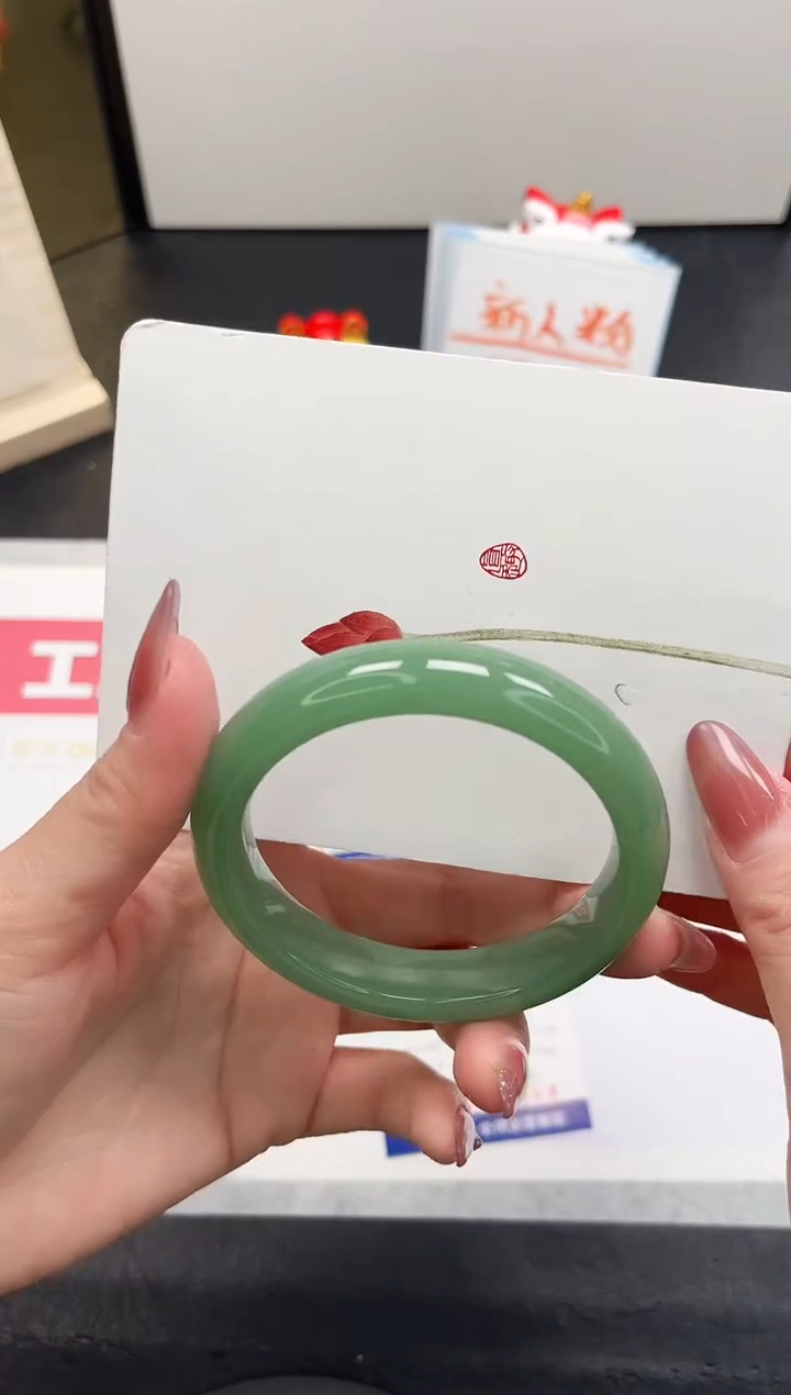 【闪购商品】石英质玉手镯未镶嵌392-56.7