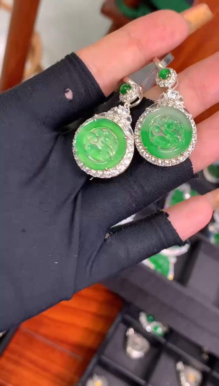 【闪购商品】定制翡翠银S925镶嵌48定制翡翠-多样性发货（发其一）