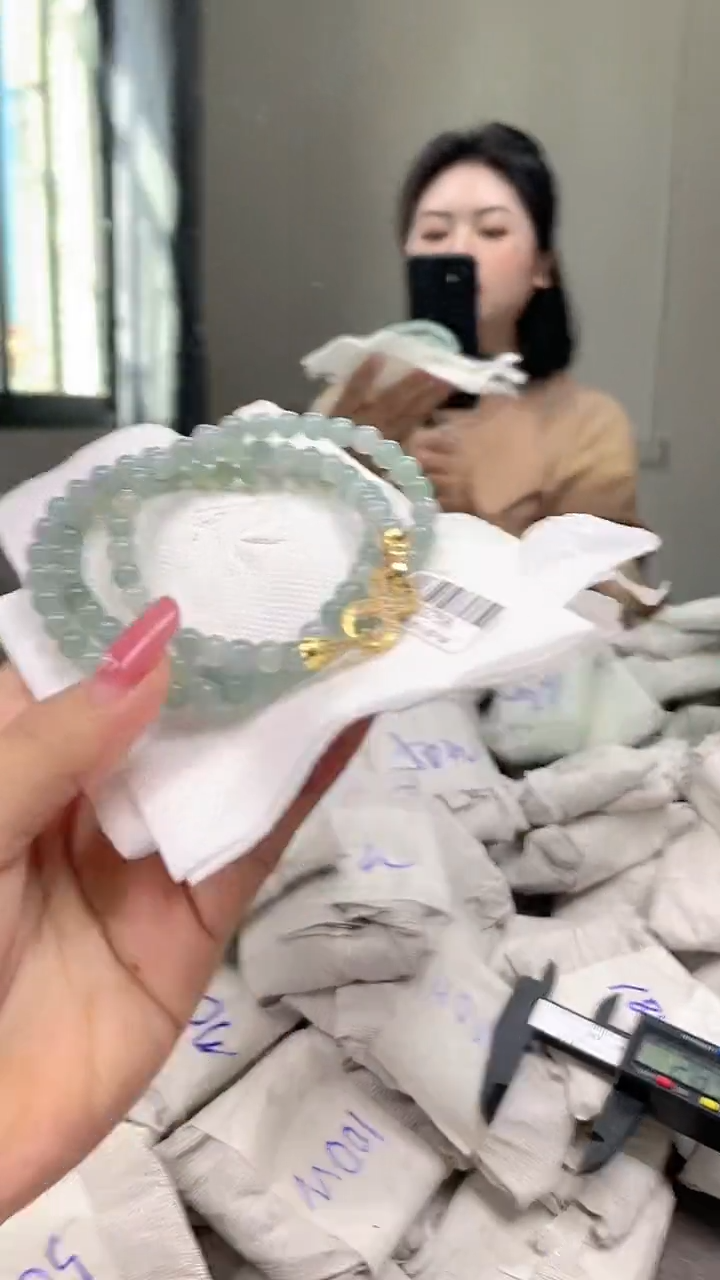 颈饰未镶嵌翡翠项链