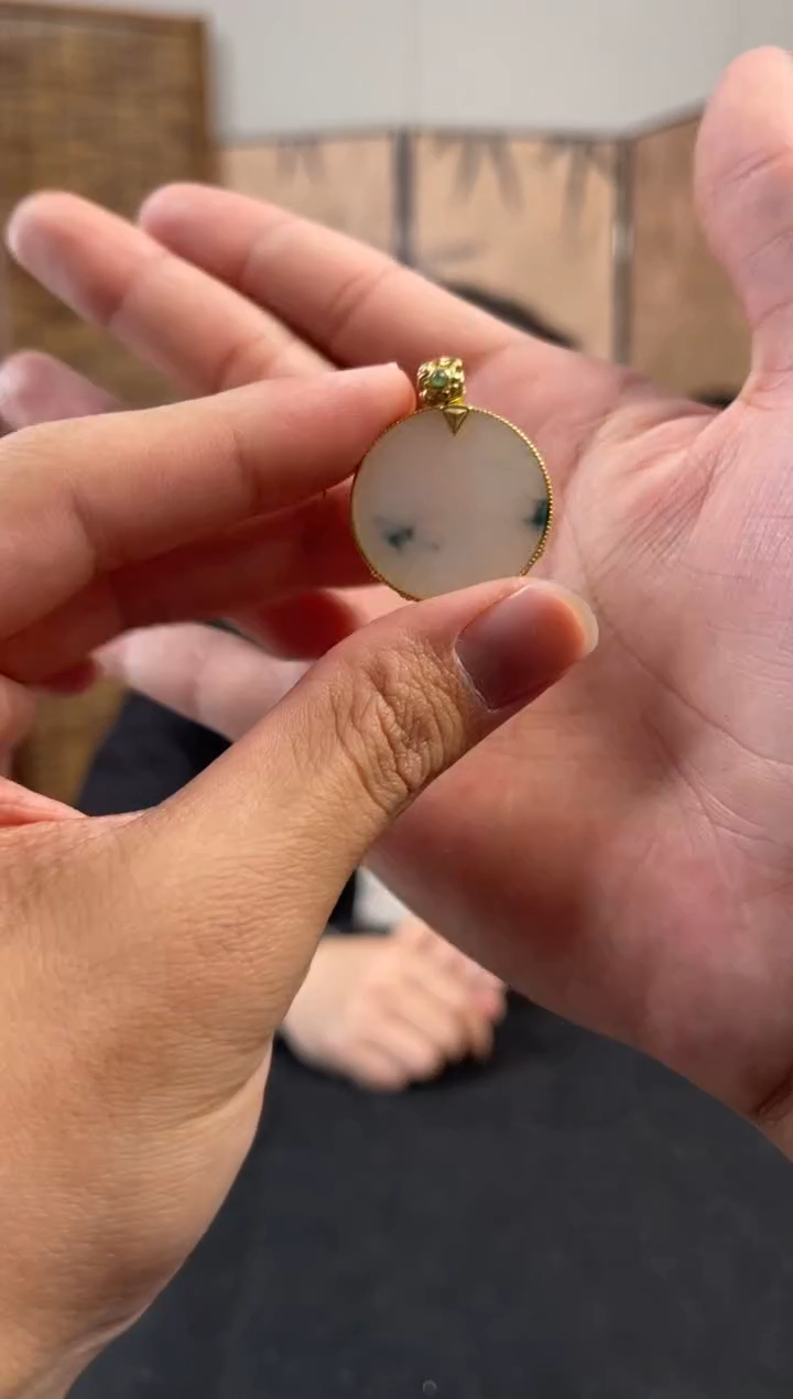 【闪购商品】翡翠颈饰18K金镶嵌翡翠吊坠-无事牌