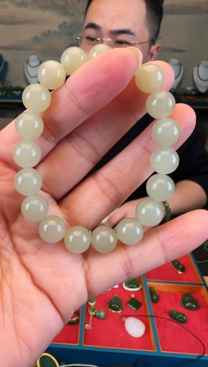 未镶嵌手链和田玉卡10