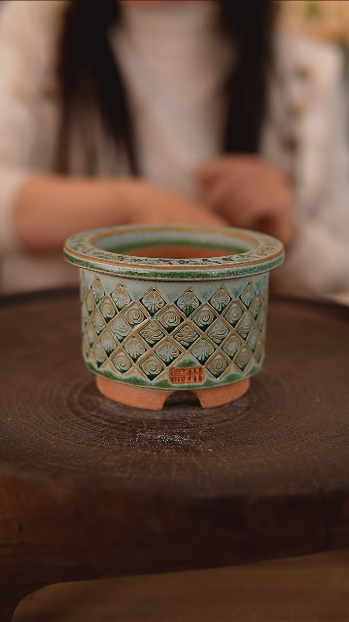 【闪购商品】红陶2-22-704默认有瑕口7.5