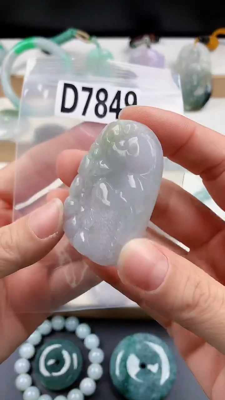 颈饰未镶嵌翡翠天然翡翠吊坠挂件