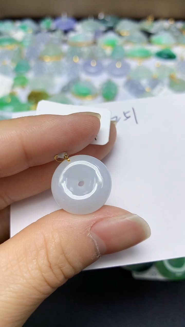 翡翠18K金镶嵌颈饰 天然翡翠A货