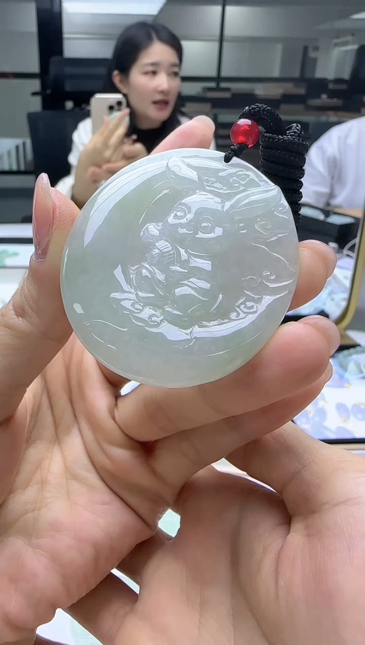 【闪购商品】翡翠颈饰未镶嵌兔牌