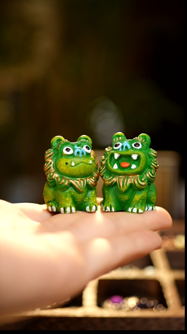 织绣明***果私人定制苗族手工绿色小狮子