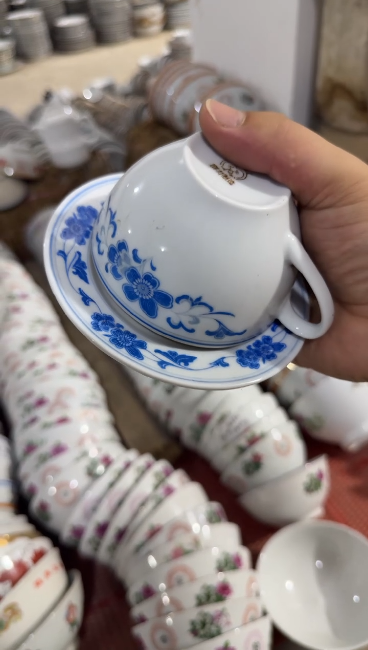 摆件蓝海棠一杯一碟有瑕请慎拍