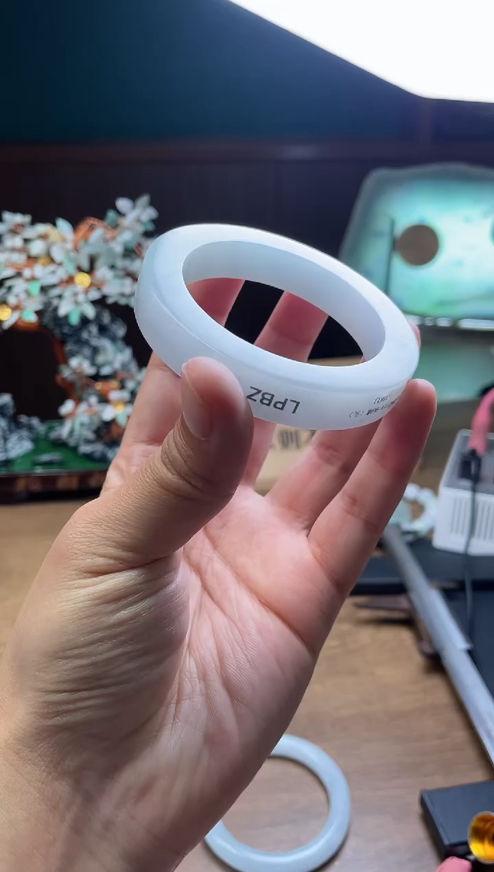 【闪购商品】定制翡翠手镯未镶嵌定制