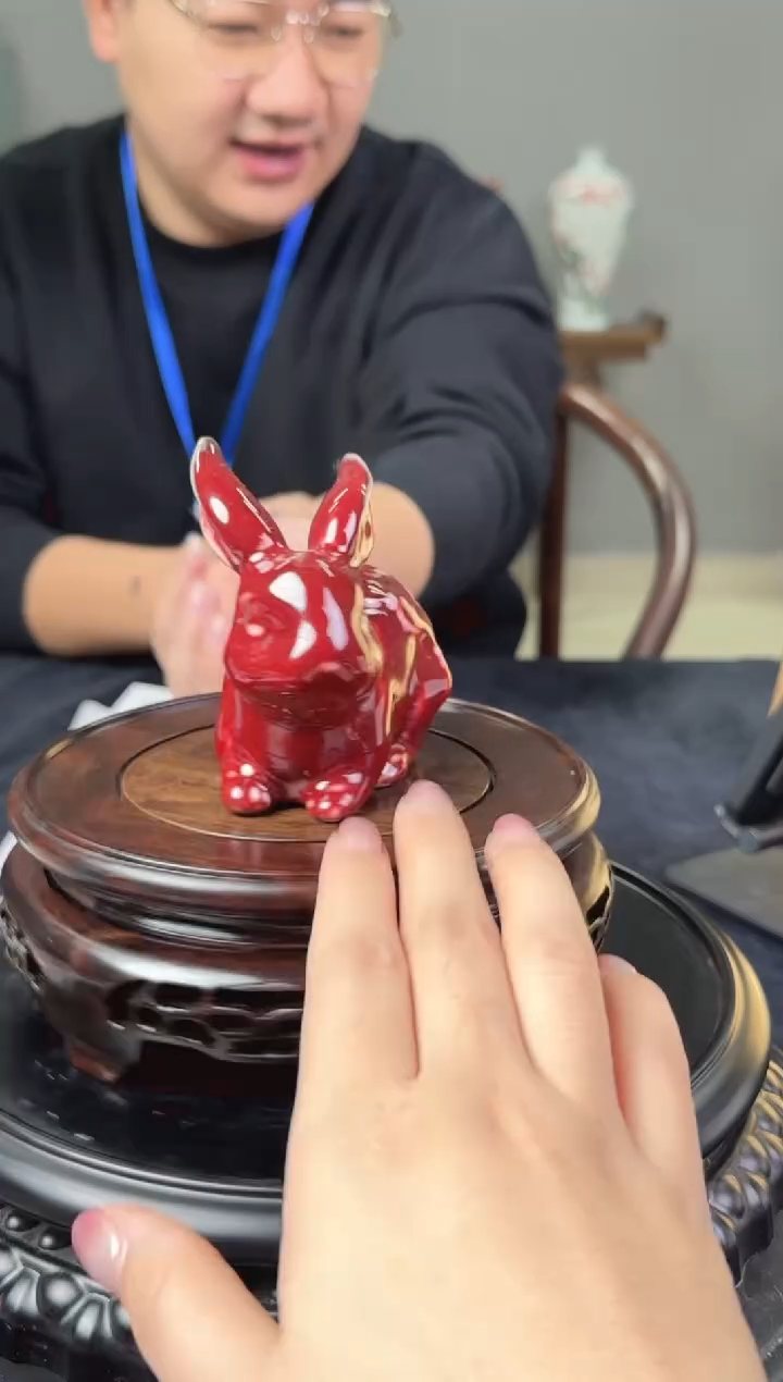 瓷摆件霁红生肖兔