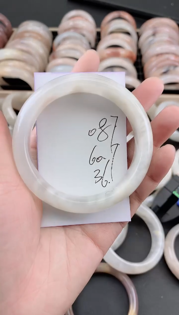 未镶嵌手镯石英质玉087