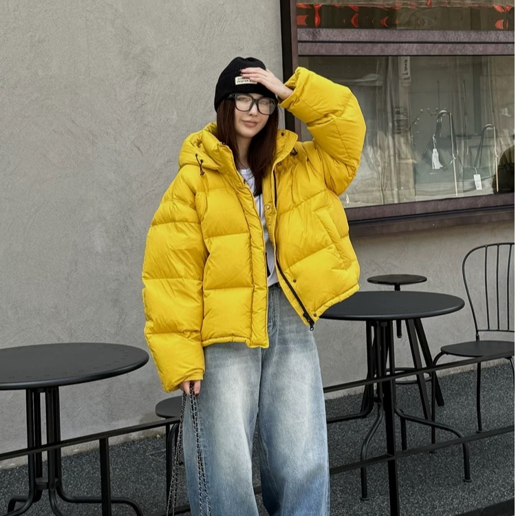 【蕾拉】连帽短款羽绒服女2025年多巴胺色气质洋气面包服外套