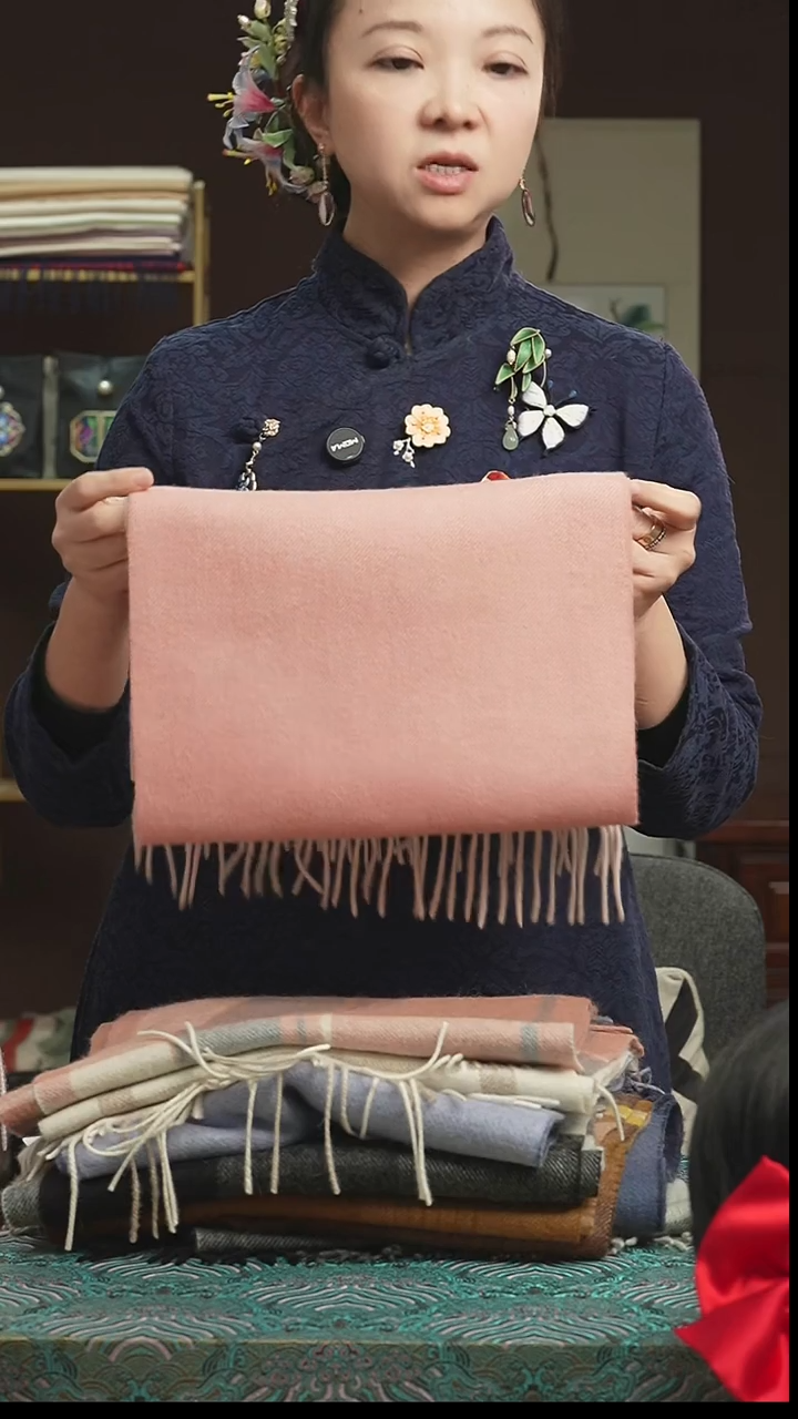 刺绣湘传礼羊毛围巾