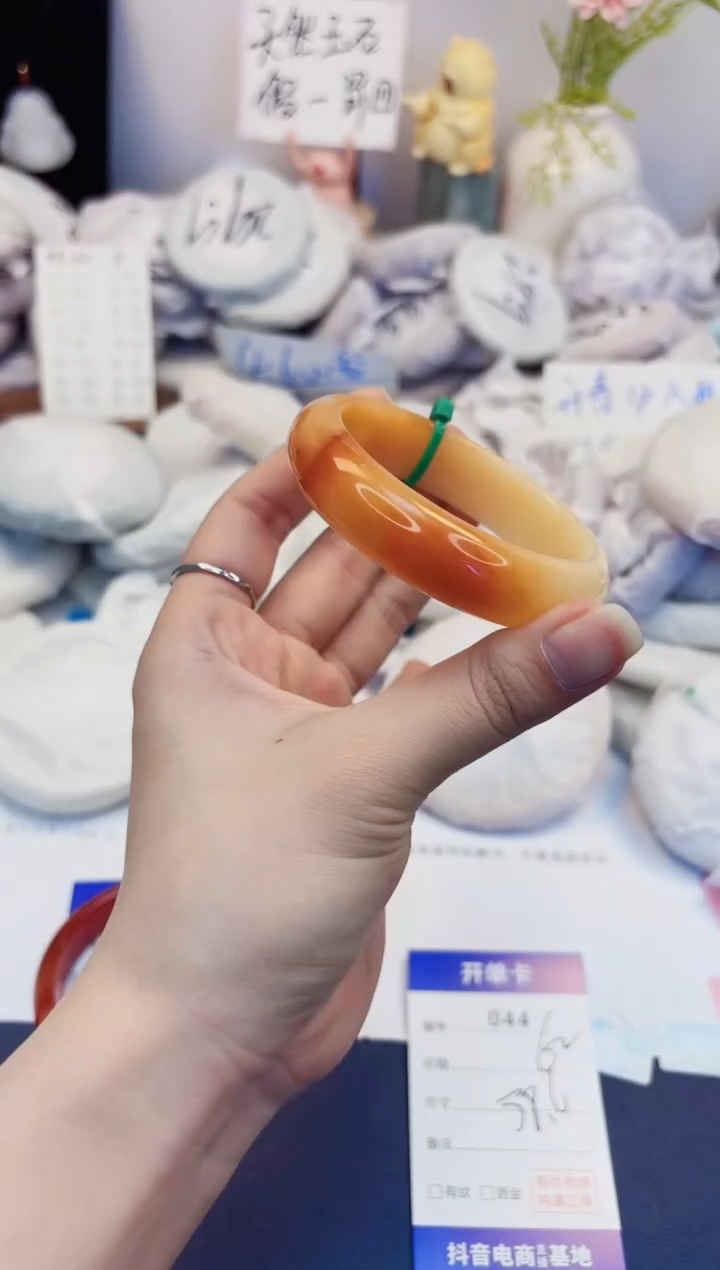 【闪购商品】石英质玉手镯未镶嵌44-财气镯-圈口58