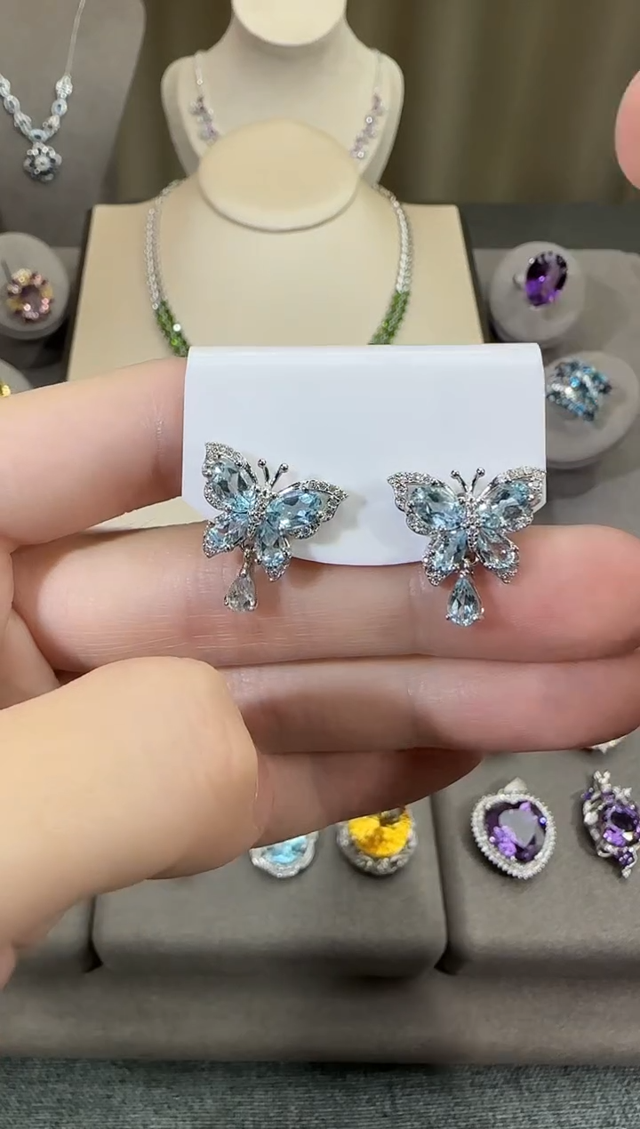 银S925镶嵌托帕石耳饰17mm耳钉蝴蝶设计款