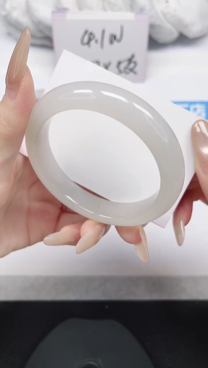 未镶嵌手镯石英岩玉240-58