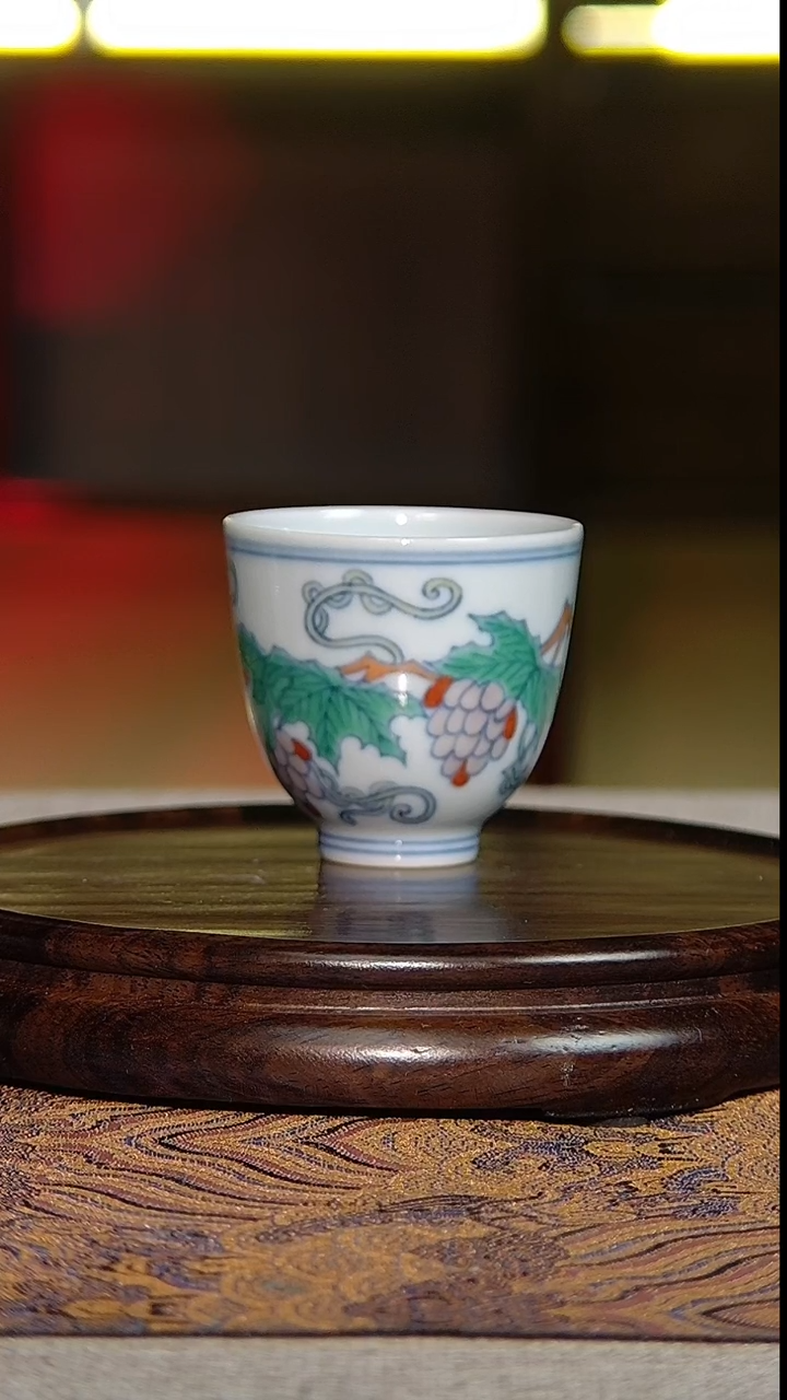 景德镇全手工手绘葡萄纹杯