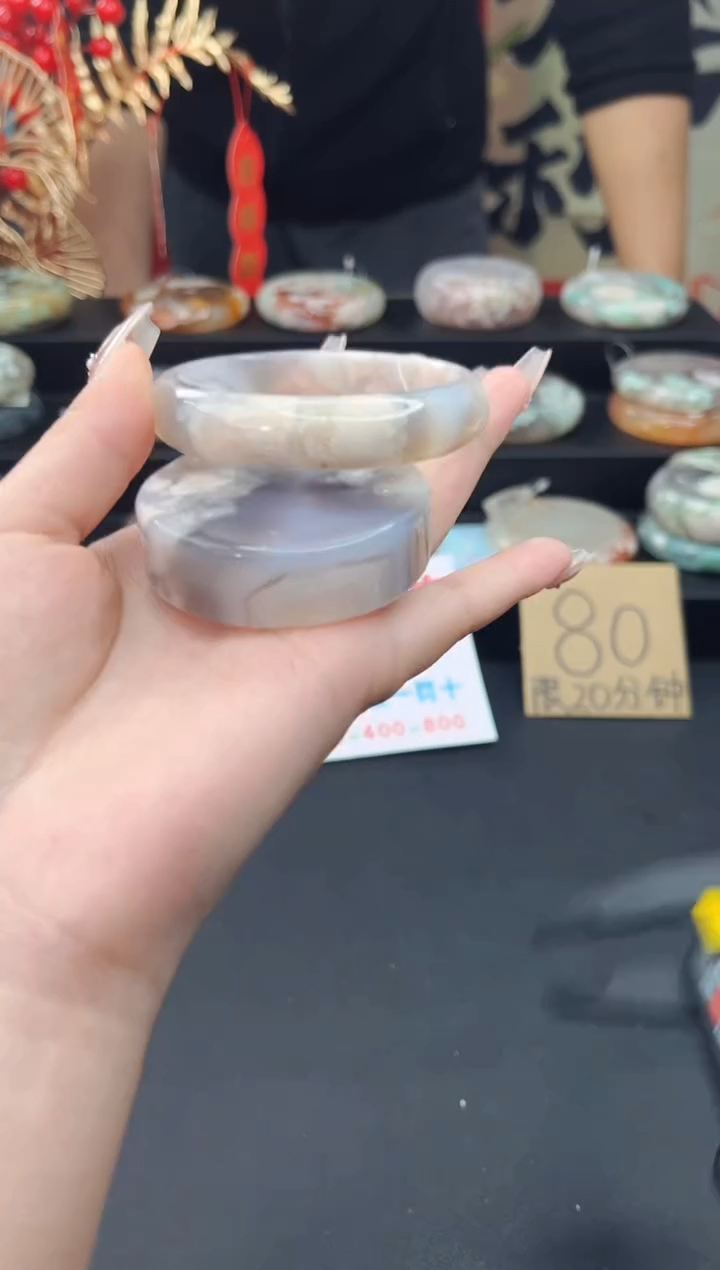 【闪购商品】石英质玉手镯未镶嵌赠送镯心（55圈口）无证书