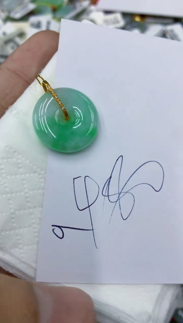 颈饰18K金镶嵌翡翠11111111111