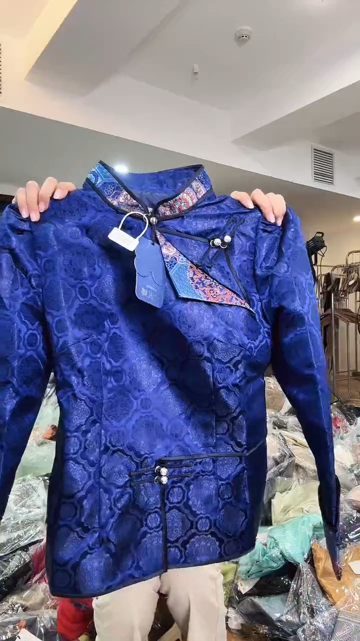 外套       XL码      115-125斤