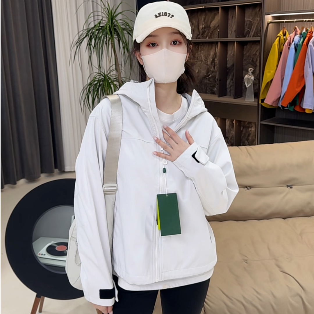Roadbrook绿波品牌单 户外！软壳连帽防风防水 可X窿款冲锋衣外套