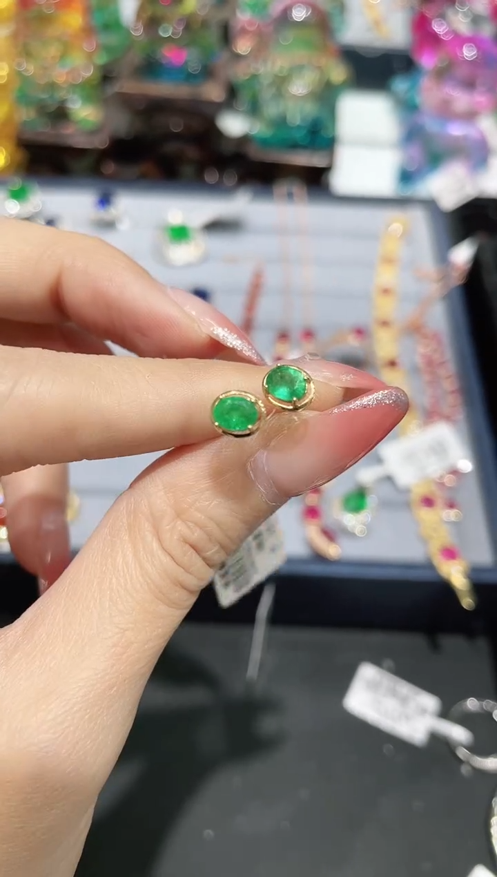 18K金镶嵌耳饰祖母绿耳饰