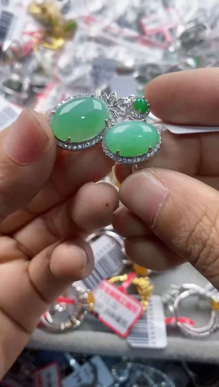 银S925镶嵌戒指翡翠666            7