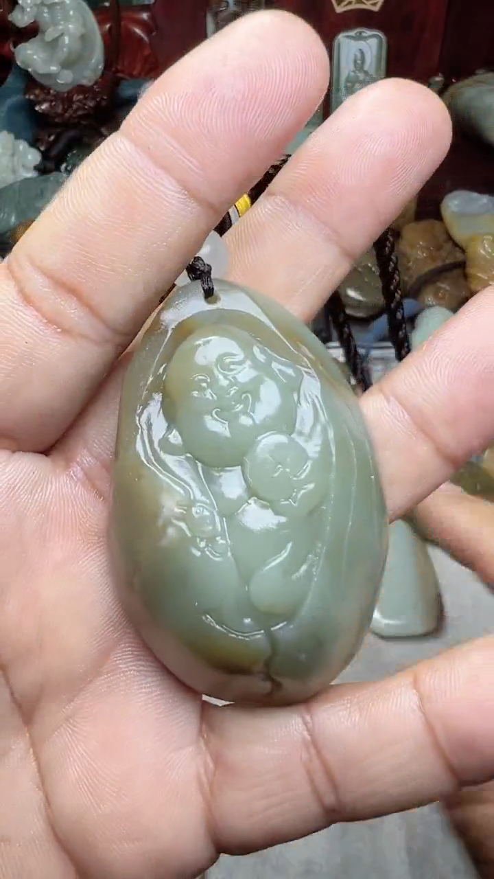 和田玉未镶嵌把件-