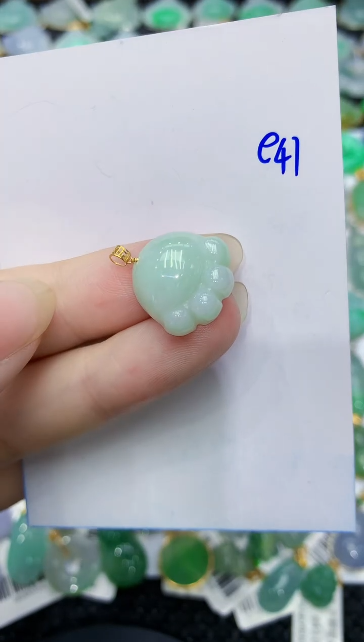 翡翠18K金镶嵌颈饰111111111