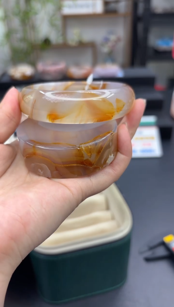 【闪购商品】石英质玉手镯未镶嵌C68(62圈赠送镯心)