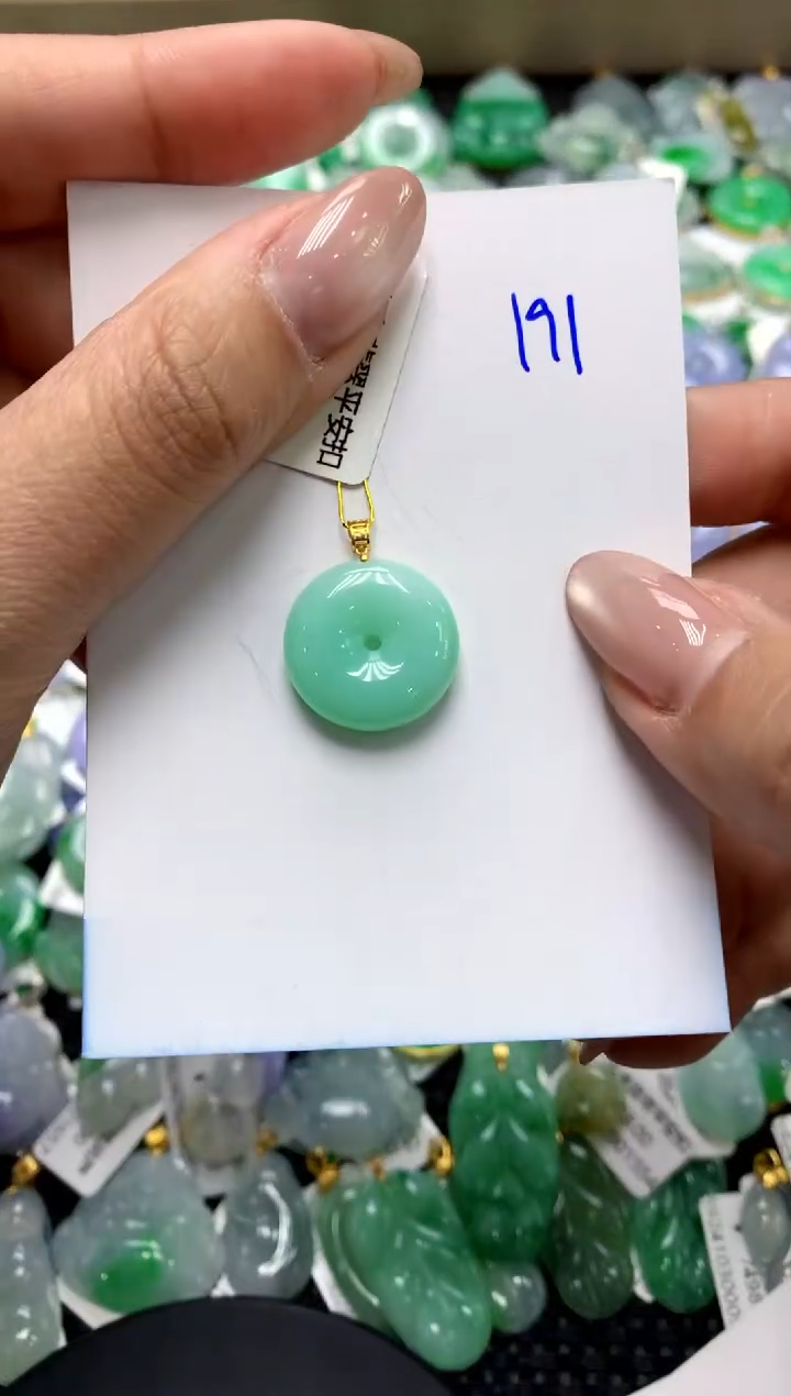 【闪购商品】翡翠颈饰18K金镶嵌111111111