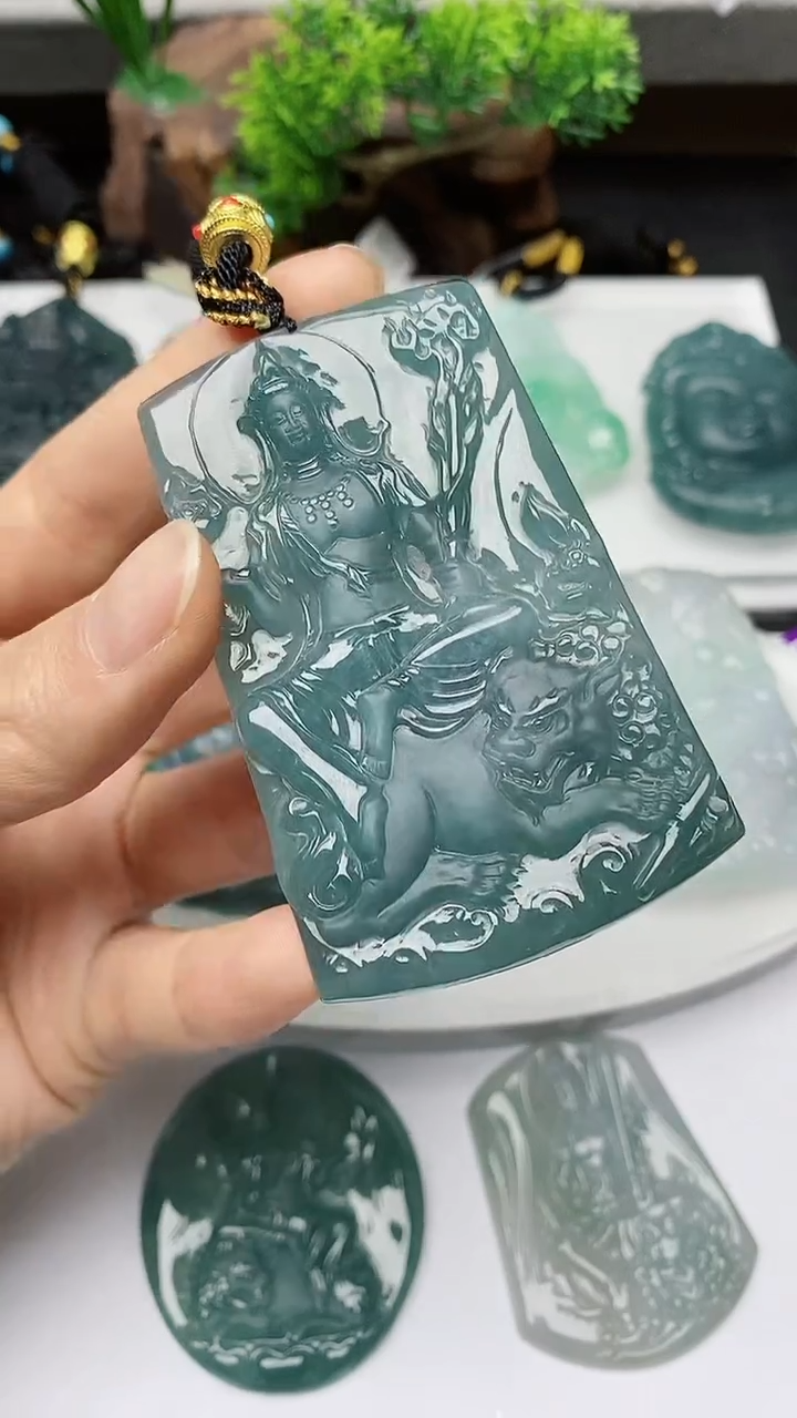 【闪购商品】翡翠颈饰未镶嵌