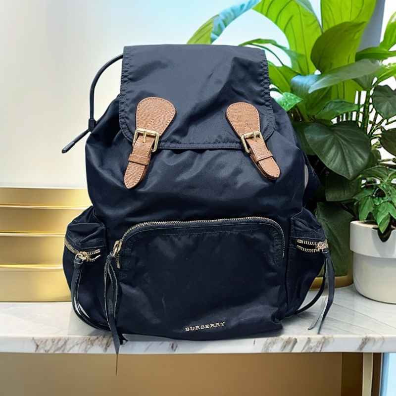 95新 BURBERRY/博柏利  黑色双肩包 1881 3285