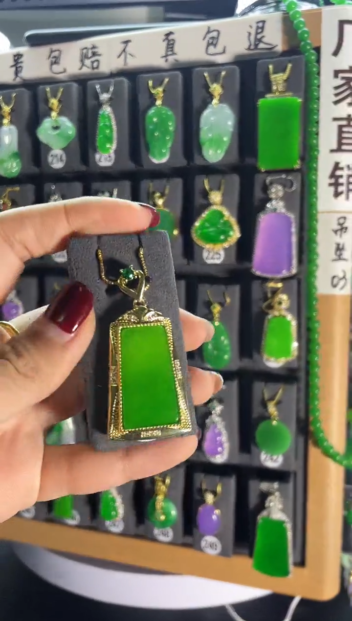 【闪购商品】翡翠耳饰银S925镶嵌244...