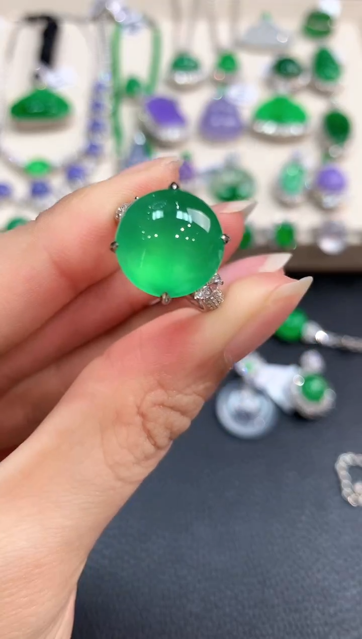 【闪购商品】翡翠戒指18K金镶嵌m76       