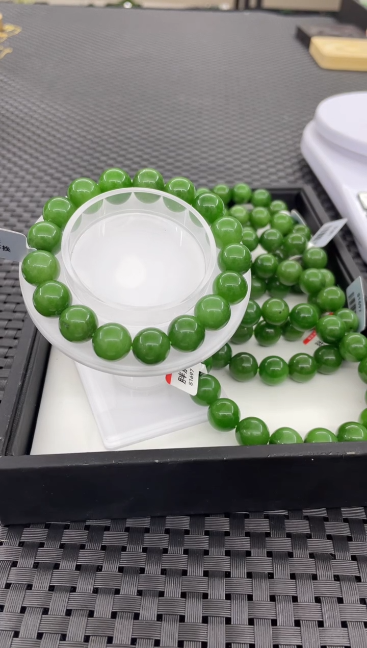 手串未镶嵌和田玉微矿点（多样性发一件）S1697