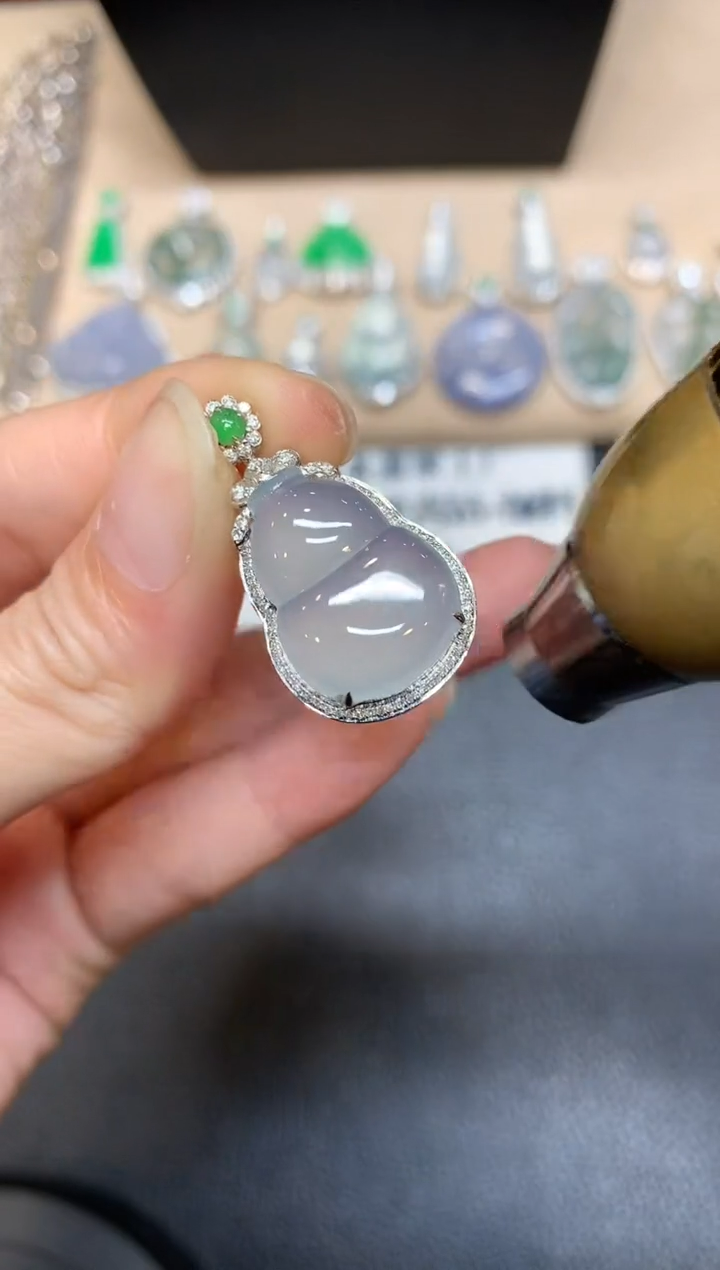 【闪购商品】翡翠颈饰18K金镶嵌【无服务费 葫芦