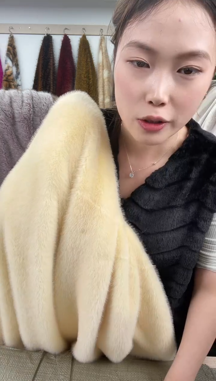 狐狸毛B22尺寸1.9*2