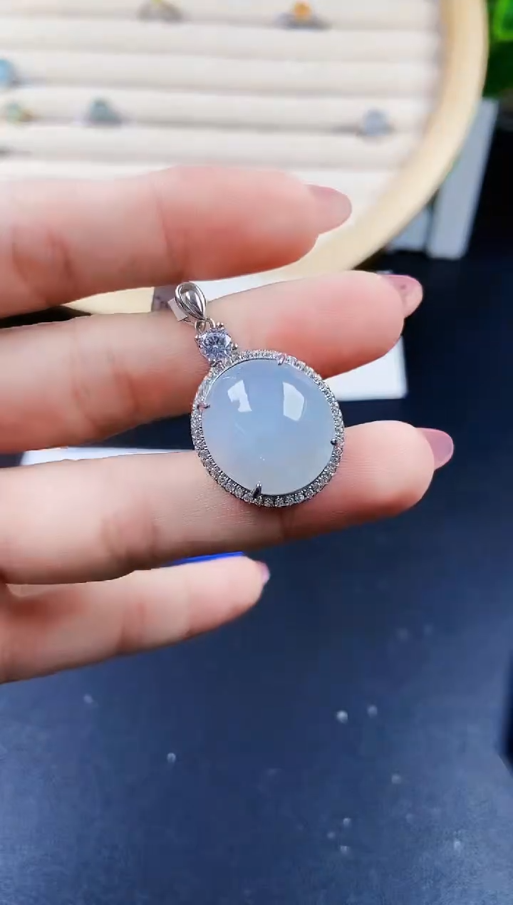 【闪购商品】翡翠颈饰银S925镶嵌120120120