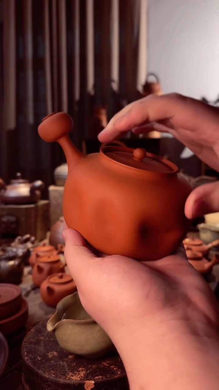 【闪购商品】壶鸡蛋黄薄胎凹凸侧把巴巴