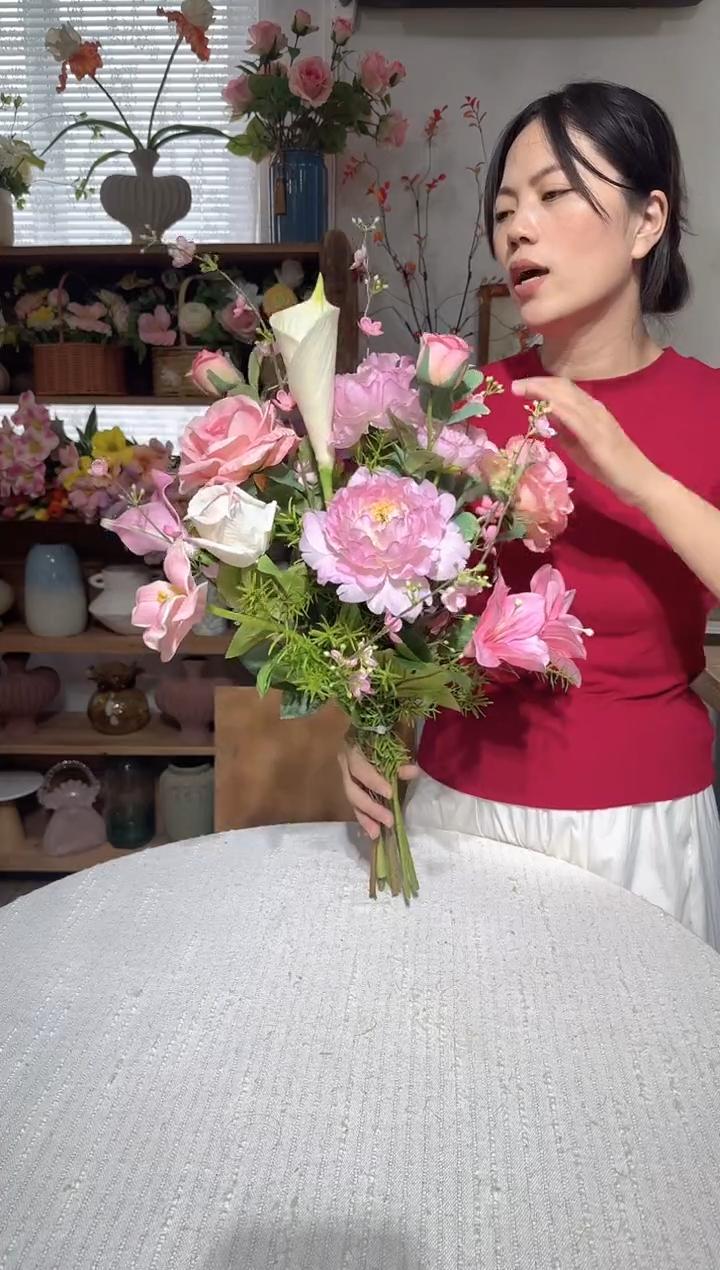 37  粉色系手感马蹄莲郁金香玫瑰芍药混搭花束，清仓尾货福利