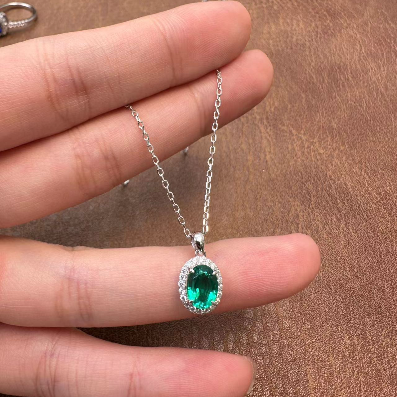 培育祖母绿哥伦比亚木作绿培育祖母绿吊坠项链