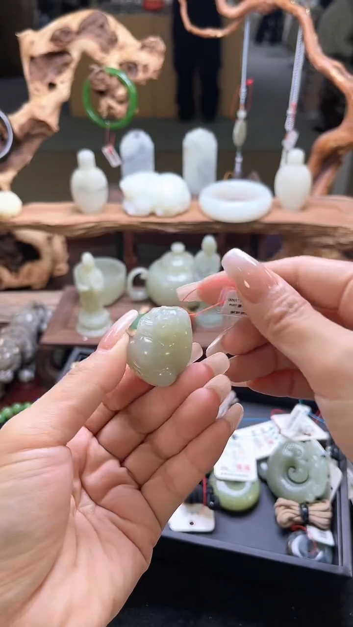 【闪购商品】和田玉吊坠未镶嵌且末青白逍遥佛 80660