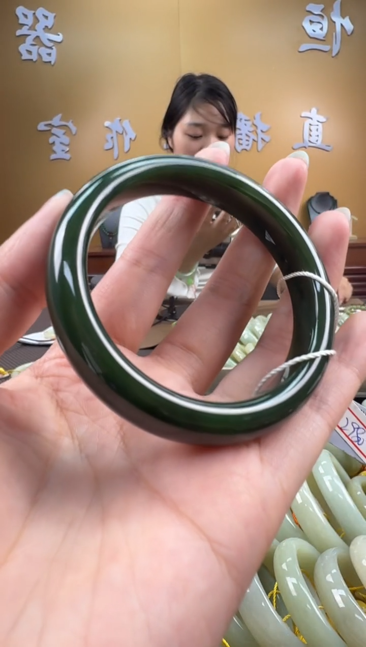 颈饰未镶嵌和田玉手镯58