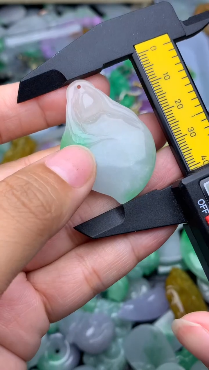 颈饰未镶嵌翡翠天然缅甸翡翠吊坠