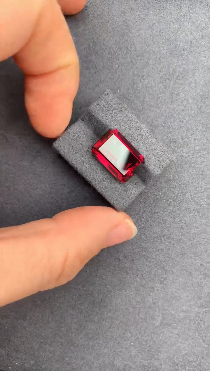 【闪购商品】石榴石裸石未镶嵌11ct镁铝榴石