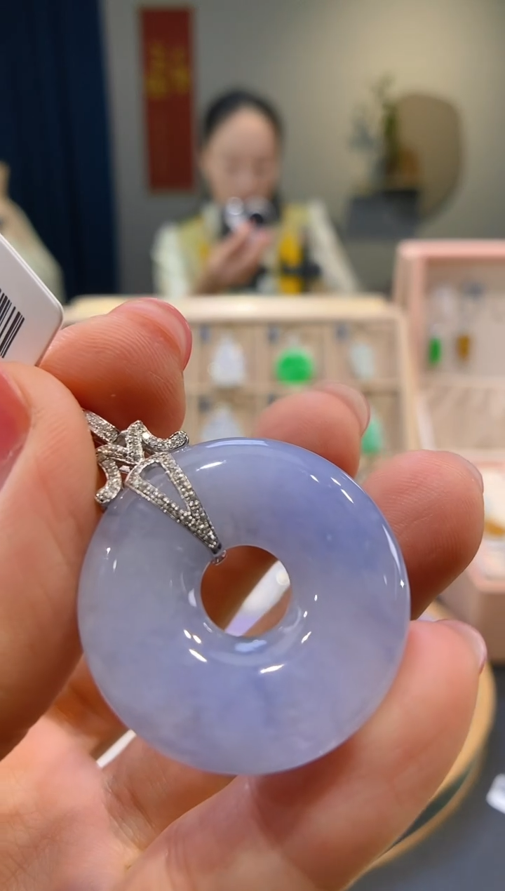 【闪购商品】翡翠吊坠(不含链)18K金镶嵌甜甜圈